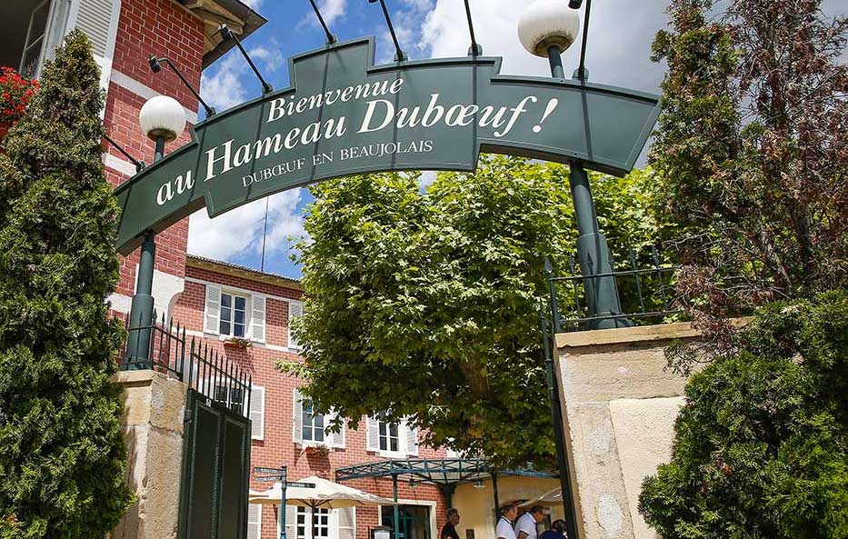 The entrance to the Hameau Dubœuf